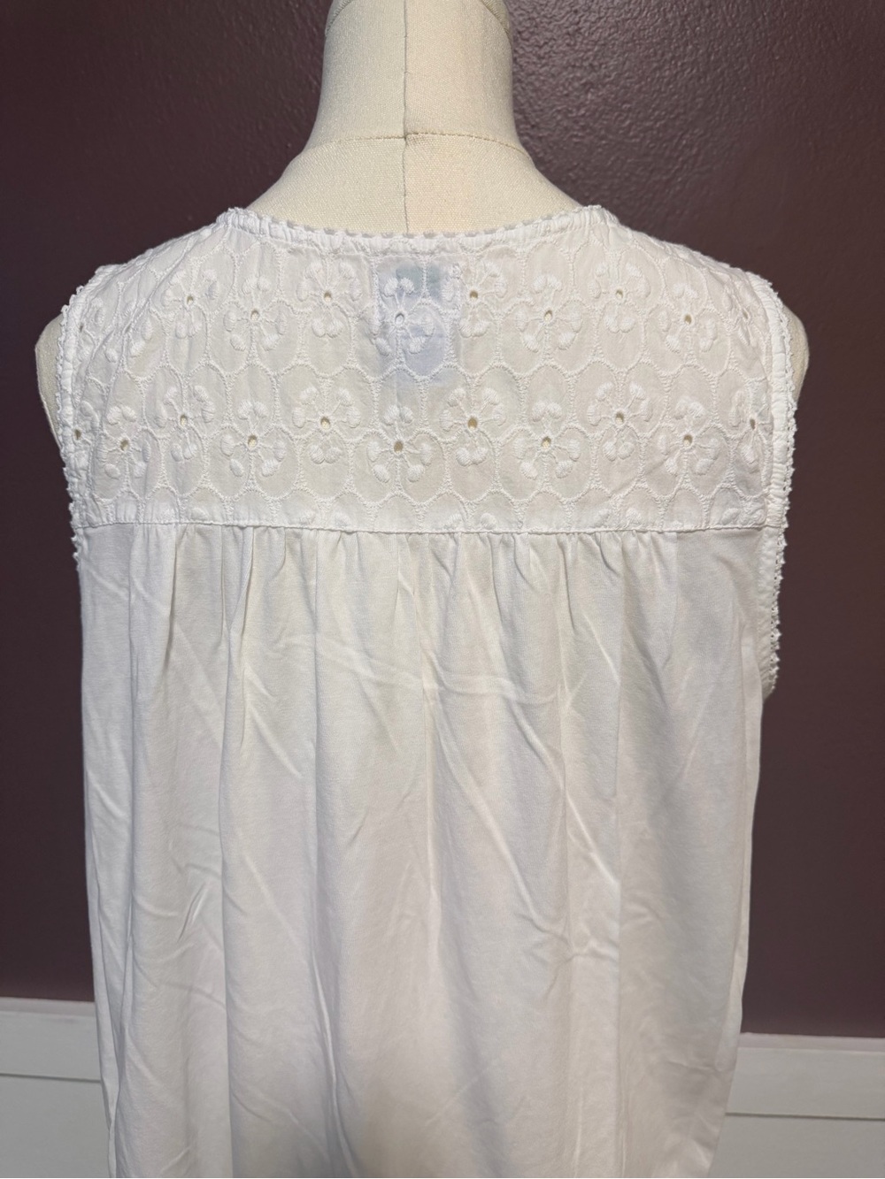 Shabby Chic White Nightgown - Picture 2 of 7